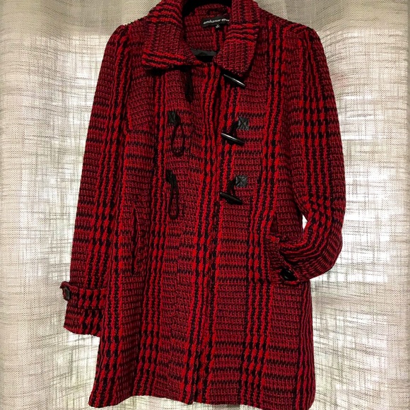 ❗️SOLD❗️Women’s Cute Red and Black Checkered NWOT Pea Coat Winter Coat Fall Coat - Picture 2 of 15